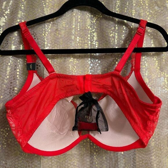 Victorias Secret 2000s Red Lace Rhinestone Push Up Bra NWT 38D - Picture 2 of 7